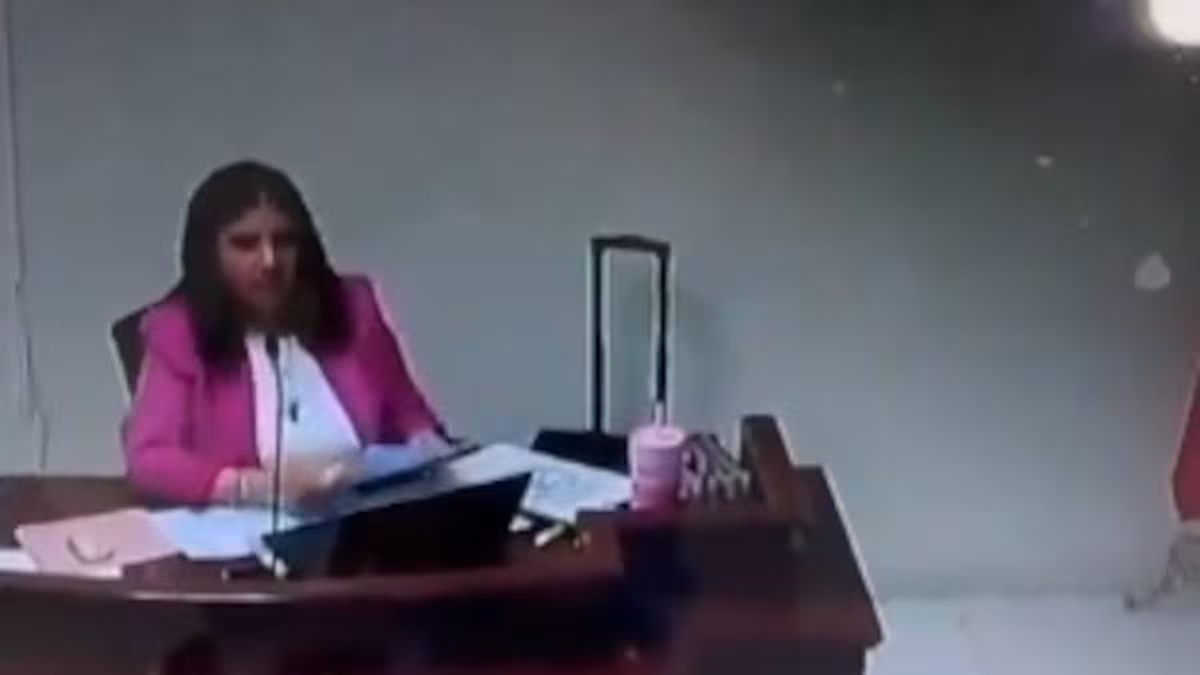 Jueza de Ciudad Juárez amenaza con multa y prisión a imputado por 